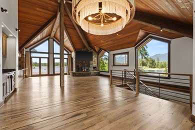Set on a spectacular peninsula on Echo Lake, this beautifully - photo 11