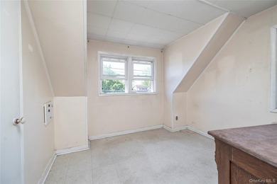 Welcome to this spacious 3-bedroom expanded Cape situated on an - photo 13