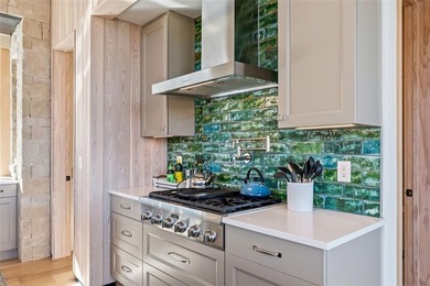 1136 Steamboat Boulevard is a striking architectural statement - photo 14