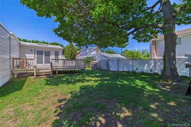 Welcome to this spacious 3-bedroom expanded Cape situated on an - photo 15