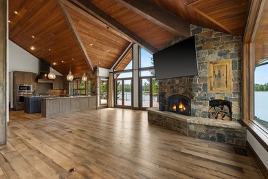 Set on a spectacular peninsula on Echo Lake, this beautifully - photo 15