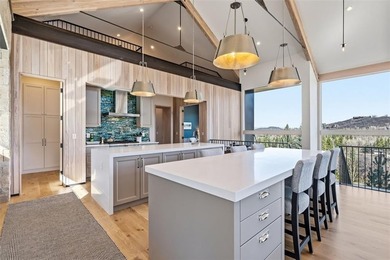1136 Steamboat Boulevard is a striking architectural statement - photo 15