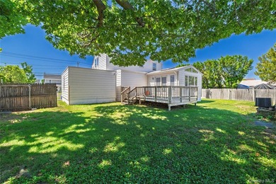 Welcome to this spacious 3-bedroom expanded Cape situated on an - photo 17