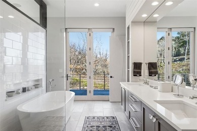1136 Steamboat Boulevard is a striking architectural statement - photo 20