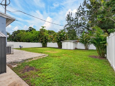 Charming and beautifully updated 3-bedroom, 2-bath residence - photo 26