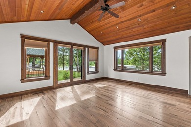 Set on a spectacular peninsula on Echo Lake, this beautifully - photo 27