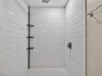 Charming and beautifully updated 3-bedroom, 2-bath residence - photo 27
