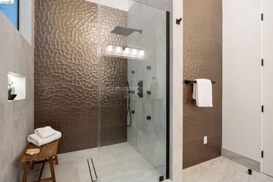 Thoughtfully crafted to embrace its natural setting, 1667 - photo 31