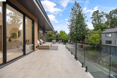 Thoughtfully crafted to embrace its natural setting, 1667 - photo 34