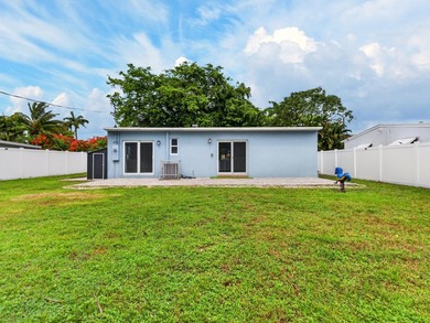 Charming and beautifully updated 3-bedroom, 2-bath residence - photo 34