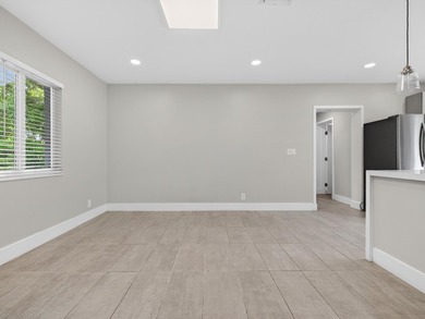 Charming and beautifully updated 3-bedroom, 2-bath residence - photo 36