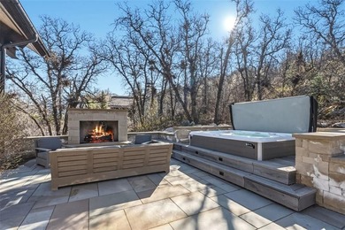 1136 Steamboat Boulevard is a striking architectural statement - photo 40