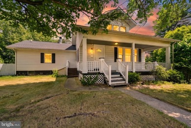 Welcome to 2241 Spruce St, a charming 1925 Craftsman Colonial - photo 1