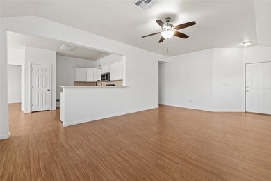 Welcome home to this beautifully maintained 4-bedroom, 2-bath - photo 6