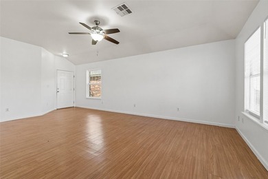 Welcome home to this beautifully maintained 4-bedroom, 2-bath - photo 7
