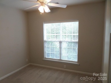 In heart of Southpark... 3 BR/2 BA Well-Kept & Updated 2nd Floor