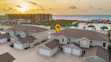 PRIME LOCATION! BEACH & GULF VIEW TOWNHOME DIRECTLY ACROSS FROM - photo 1