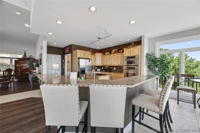 Lakefront, luxury, effortless are the best describing words for - photo 12