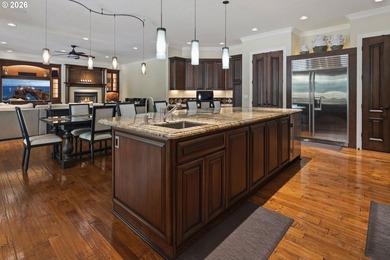 A once-in-a-generation legacy estate offering luxury living - photo 16
