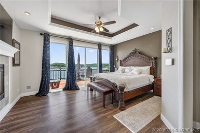 Lakefront, luxury, effortless are the best describing words for - photo 18
