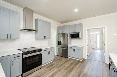 Beautifully Renovated 5 Bedroom 3.5 Bath Brick Front Home In The - photo 18