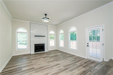 Beautifully Renovated 5 Bedroom 3.5 Bath Brick Front Home In The - photo 21