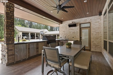 A once-in-a-generation legacy estate offering luxury living - photo 21
