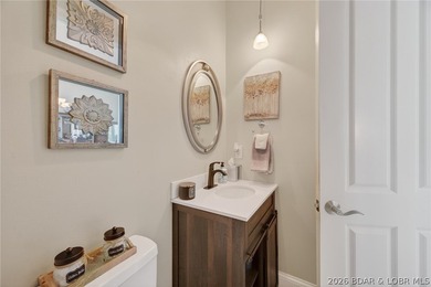 Lakefront, luxury, effortless are the best describing words for - photo 25
