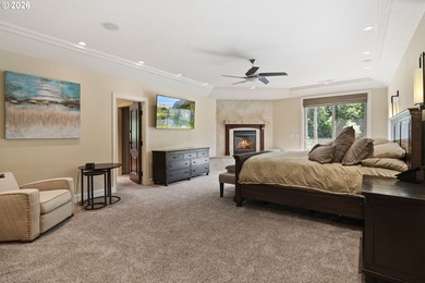 A once-in-a-generation legacy estate offering luxury living - photo 25