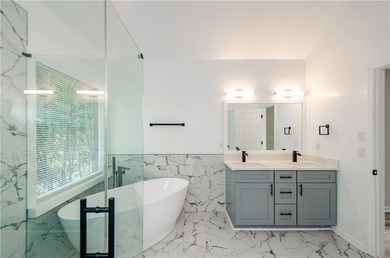 Beautifully Renovated 5 Bedroom 3.5 Bath Brick Front Home In The - photo 28