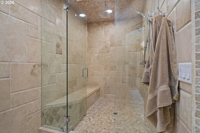 A once-in-a-generation legacy estate offering luxury living - photo 28