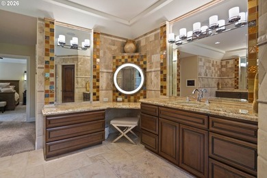 A once-in-a-generation legacy estate offering luxury living - photo 29