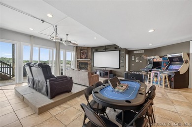 Lakefront, luxury, effortless are the best describing words for - photo 30