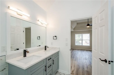 Beautifully Renovated 5 Bedroom 3.5 Bath Brick Front Home In The - photo 30