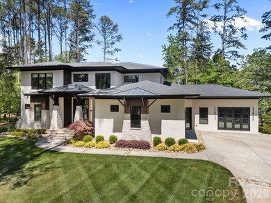 An award-winning contemporary residence set on approximately one - photo 1