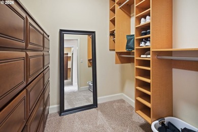 A once-in-a-generation legacy estate offering luxury living - photo 31