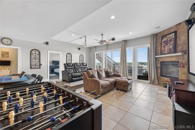 Lakefront, luxury, effortless are the best describing words for - photo 33