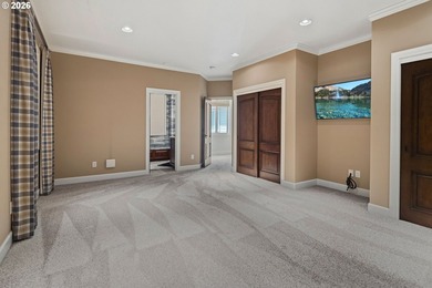 A once-in-a-generation legacy estate offering luxury living - photo 34