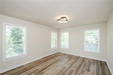 Beautifully Renovated 5 Bedroom 3.5 Bath Brick Front Home In The - photo 35