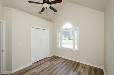 Beautifully Renovated 5 Bedroom 3.5 Bath Brick Front Home In The - photo 37