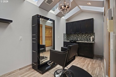 A once-in-a-generation legacy estate offering luxury living - photo 38