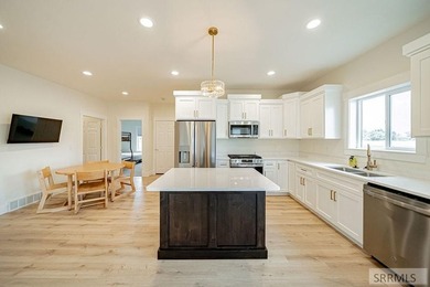 Country living meets modern flexibility in this beautiful new - photo 38