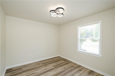 Beautifully Renovated 5 Bedroom 3.5 Bath Brick Front Home In The - photo 39