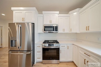 Country living meets modern flexibility in this beautiful new - photo 40