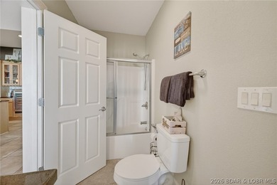 Lakefront, luxury, effortless are the best describing words for - photo 42