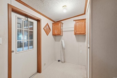 Bring your vision to this Greers Ferry Lake home on the - photo 43