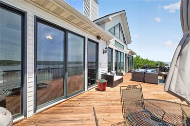 Lakefront, luxury, effortless are the best describing words for - photo 44