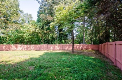Beautifully Renovated 5 Bedroom 3.5 Bath Brick Front Home In The - photo 46