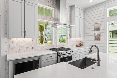 Move right into this beautifully furnished new construction home - photo 8