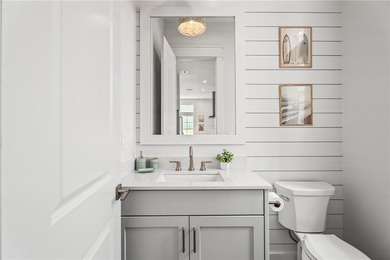 Move right into this beautifully furnished new construction home - photo 10